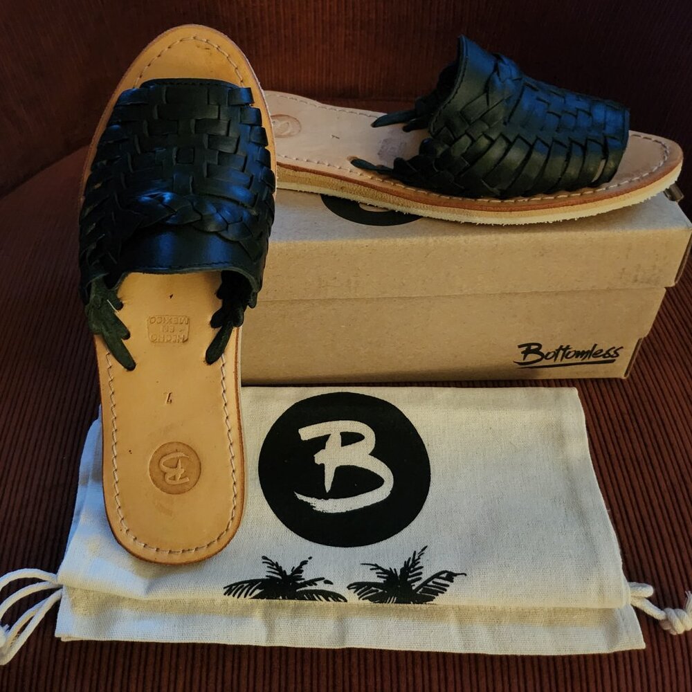 Huarache Peep-toe Slides - Black